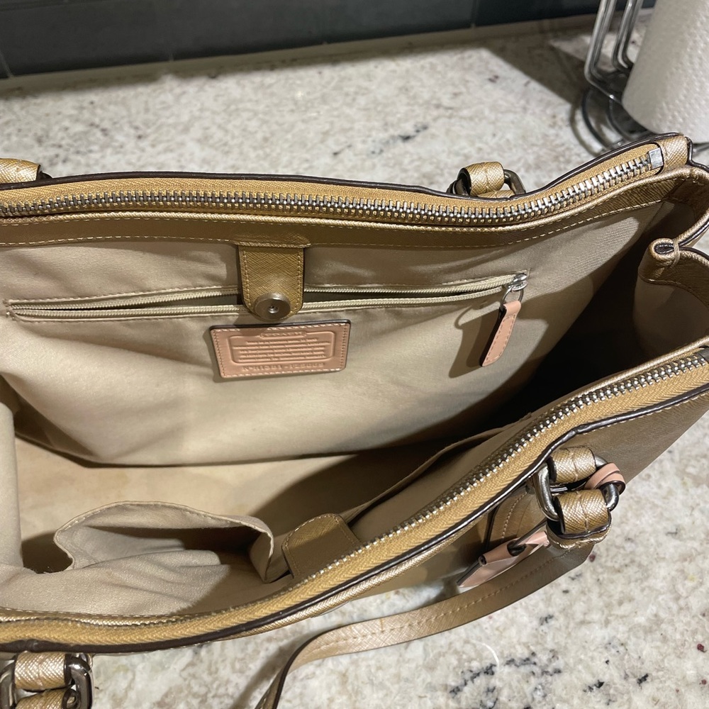Authentic Coach tote purse - Picture 3 of 9